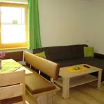 Haus Alexander شقة