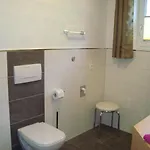 Haus Alexander * فوندس