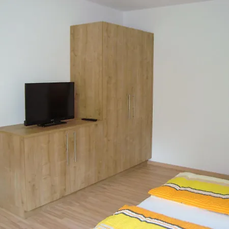 Haus Alexander פונדס