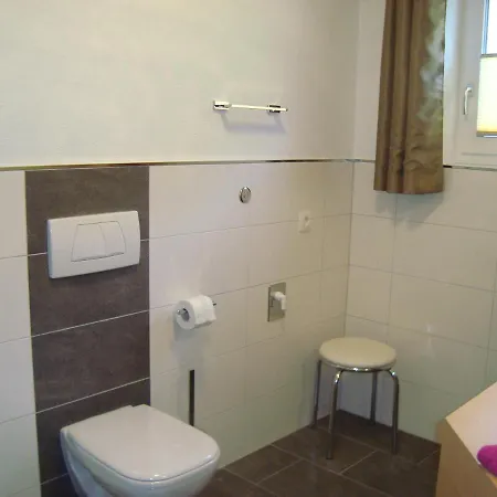 Haus Alexander * פונדס